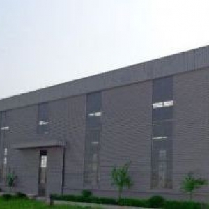 带院子钢构厂房，有产权，跨度32米，层高12.1米，